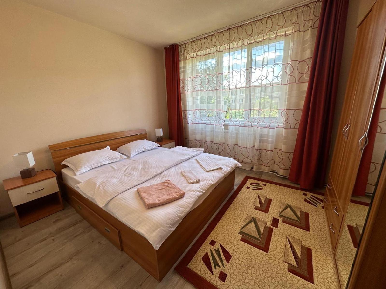Apartament Central Deva Lägenhet Exteriör bild
